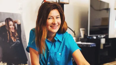 Розкішна Жанна Бадоєва безсоромно спокусила стрункими ніжками