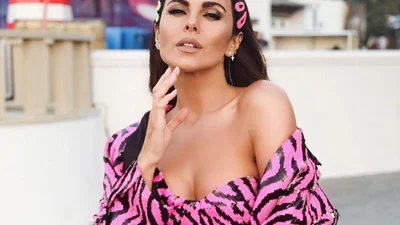 Голая Настя Каменских показала свою попку и объяснила роль женщины в этом мире