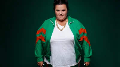 Нове фото alyona alyona в образі мандаринки точно створить тобі новорічний настрій