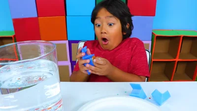 8-летний мальчик стал самым богатым YouTube-блогером по итогам 2019 года