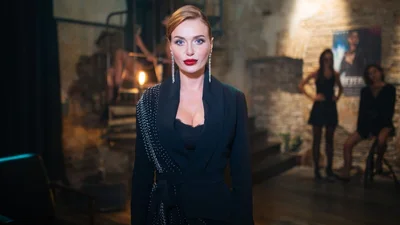 Слава Каминская без макияжа показала фото с родителями и детьми