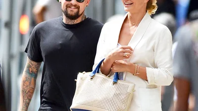 Ось як 47-річна Кемерон Діас справляється з новонародженою донечкою