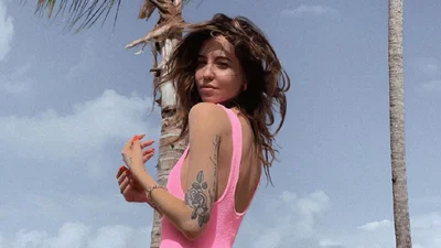 Сексуальні фото українських зірок в бікіні перетворять твою зиму на спекотне літо