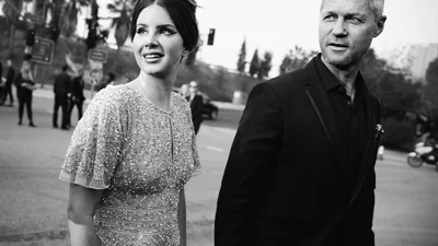 Лана Дель Рей вперше вийшла на публіку зі своїм бойфрендом-поліцейським