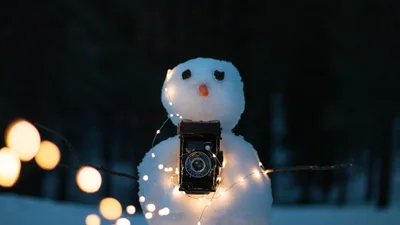Символ зимы: слепили самого высокого в мире снеговика