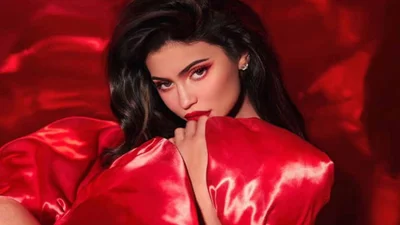 Кайлі Дженнер прикрасила обкладинку глянця разом з донечкою від Тревіса Скотта