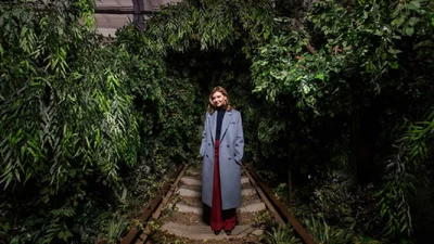 Елена Зеленская показала, как стильно добавить цвет в ежедневные образы