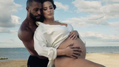 Никакого фотошопа: модель Эшли Грэм шокировала обнаженным фото своего тела после родов