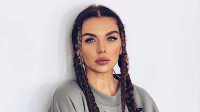 Аня Седокова впервые в жизни отстригла челку