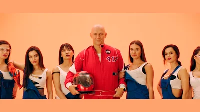 MOZGI випустили кліп "Девчонка", в якому помінялись ролями із сексуальними жінками