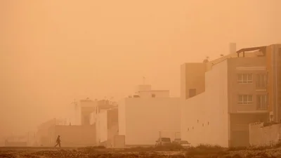 Канарские острова накрыла песчаная буря, которая сделала курорт похожим на Марс