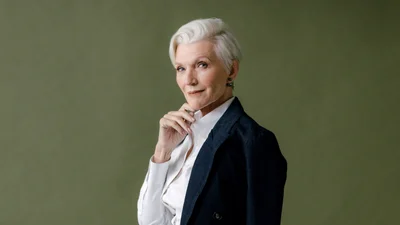 Вечно молодая мама Илона Маска рассказала, как ухаживает за собой