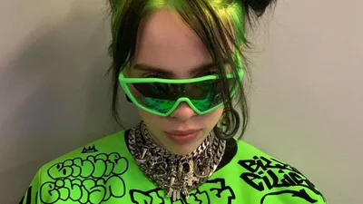 Як у Біллі Айліш: неонове фарбування стрімко набирає популярності