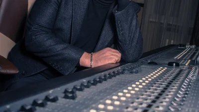 Зірковий бліц: Олександр Пономарьов про першу пісню, сором та боязнь слова «ніколи».