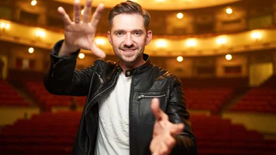 Зірковий Бліц: Роман Бондарчук про страхи ілюзіоніста, славу та переломний момент