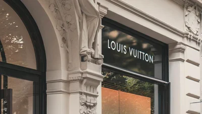 Легендарні Christian Dior та Louis Vuitton вироблятимуть власні гелі-антисептики