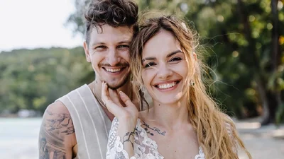 MamaRika тайно вышла замуж и опубликовала фото с церемонии и клип-признание в любви