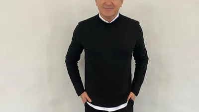 Юрий Горбунов показал, как занимается йогой с маленьким сыном