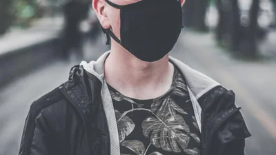 В мережі показали, як зробити маску з чоловічих трусів, і це геніально (відео)