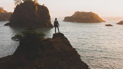 Чоловік, що 30 років прожив на безлюдному острові, розповів, як кайфанути від ізоляції