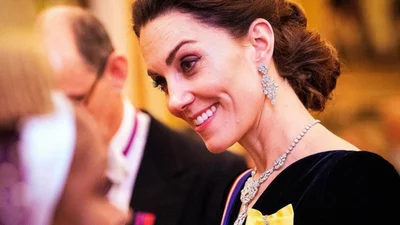 Битва класичних образів: Кейт Мідлтон vs королева Летиція