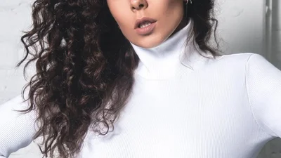 NK - LA CUARENTENA: Настя Каменських 5 мовами зачитала реп про карантин