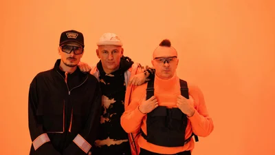 Группа MOZGI запустила челлендж, и теперь вся сеть повторяет танцы Потапа и коллег