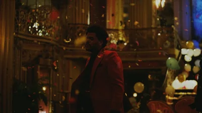 В новом клипе "Until I Bleed Out" The Weeknd убегает от всего надоевшего мира