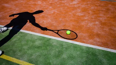Італійські спортсменки знайшли дуже незвичний спосіб грати в теніс під час самоізоляції