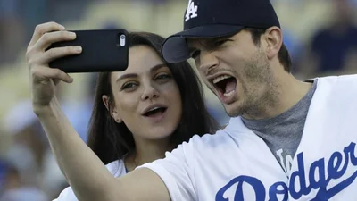 Міла Куніс та Ештон Кутчер неочікувано стали виноробами