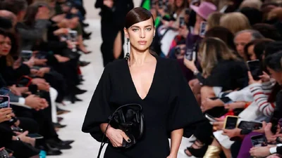 Модель Ирина Шейк засветила свое лицо без макияжа