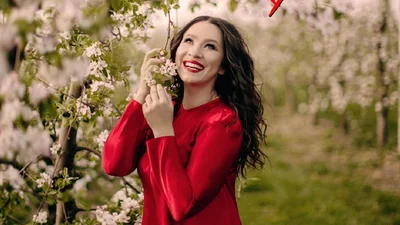 Долею поцілована: Наталка Карпа випустила першу пісню після народження донечки