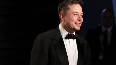 Илон Маск впервые показал новорожденного сына, которого ему родила певица Grimes