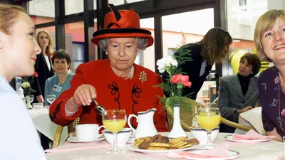 Смакуй, як королева: кухарі розсекретили весняний салат, який полюбляє  Єлизавета ІІ