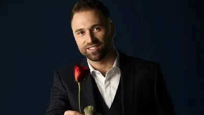 "Холостяк" Максим Михайлюк показал, каким был в юности, и его не узнать