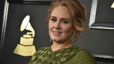 «Їй досі ніяково»: друг Адель розповів, як почувається співачка після схуднення