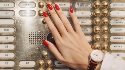 Три популярні відтінки лаку на літо 2020