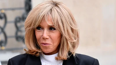 Струнка і тендітна: 67-річна Бріжит Макрон вразила фігуркою в облягаючих джинсах