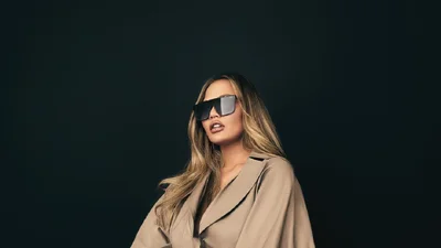 Модель Крисси Тейгена решила уменьшить свою пышную грудь