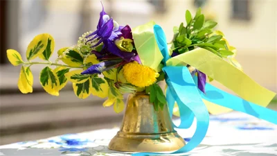 Останній дзвоник 2024: зворушливі привітання зі святом українською мовою