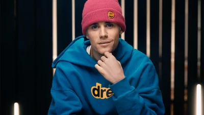 Джастін Бібер показав свій оголений торс в новому танцювальному відео