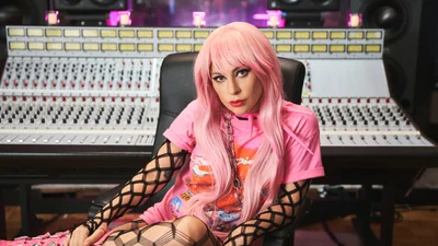 Леді Гага сильно погладшала за час карантину, тепер зірку порівнюють з вагітною