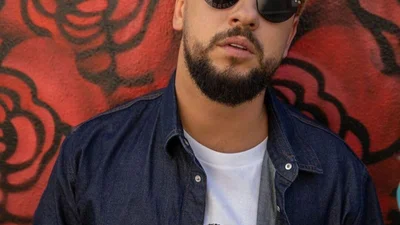 MONATIK впервые показал редкие кадры семьи в документальной ленте