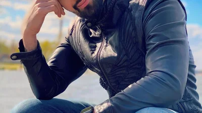 Виталий Козловский похвастался своим мужским достоинством в тесных трусиках