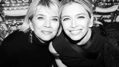 Віра Брежнєва показала звабливу маму в бікіні, яку в мережі переплутали з Шерон Стоун