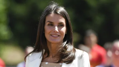 Королева Летиція показала, як модно носити горох, щоб не мати вигляд бабуськи