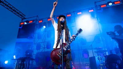 Розрив шаблону: в Києві відбувся перший у світі вертикальний концерт гурту Green Grey