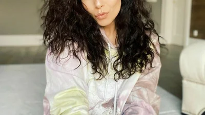 Настя Каменская в белом бикини показала, насколько готова к лету