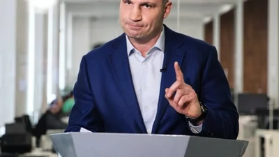 Мережу підкорює Віталій Кличко, який оконфузився і сказав у ефірі непристойне слово