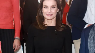 Королева Летиція новим образом втерла носа Міддлтон і Маркл, бо вона найстильніший монарх